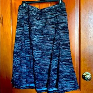 Cato Soft Flowy Midi skirt